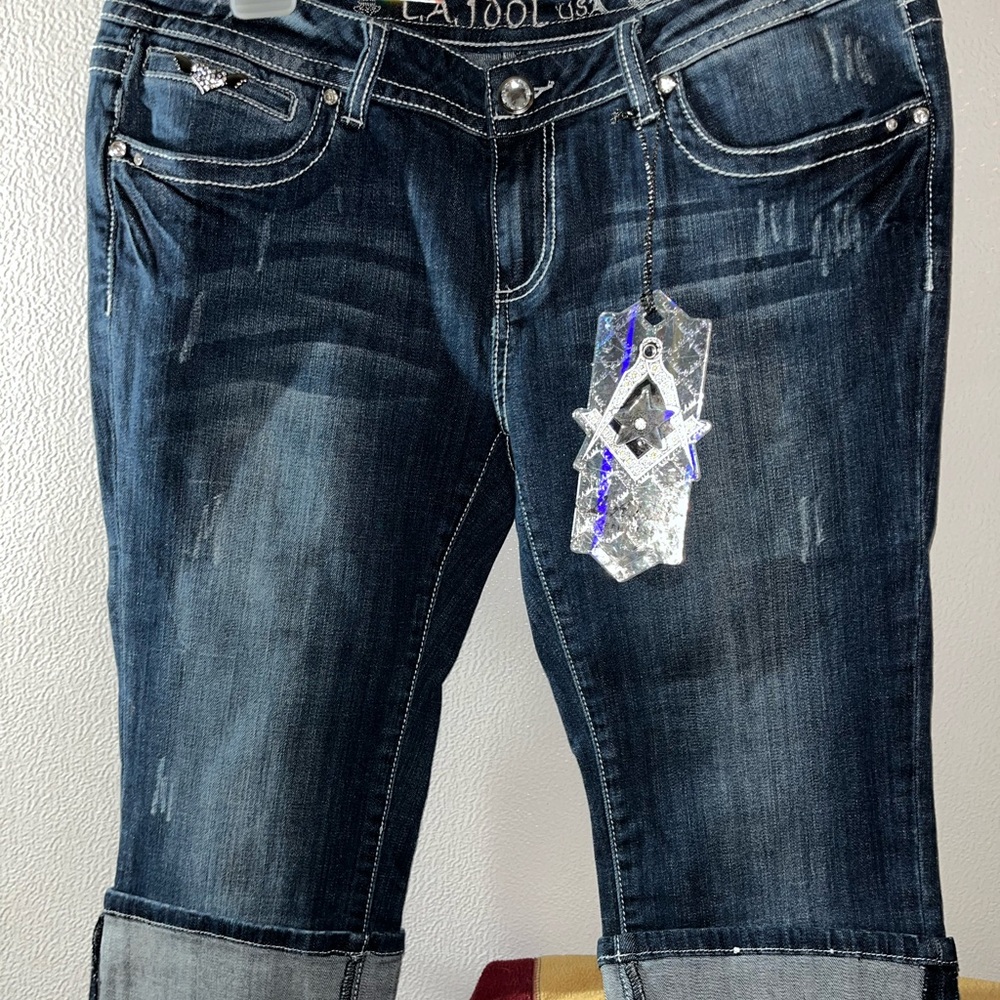L A  idol capri jeans dark wash size 15 (Junior) fits like women’s 12 cuffed